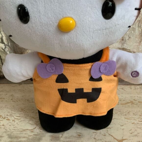NWT  Hello kitty pumpkin side stepped - Picture 3 of 5